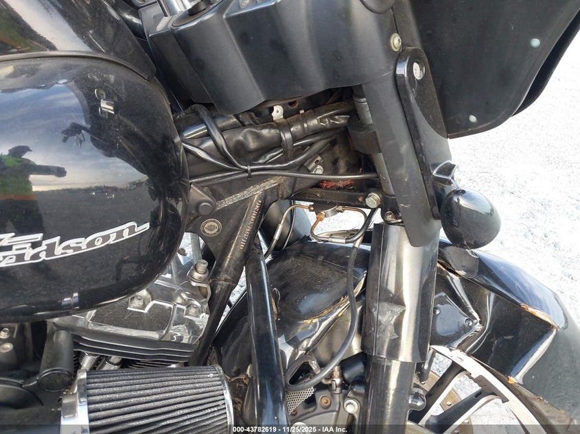 2013 Harley-Davidson Flhx Street Glide VIN: 1HD1KBM37DB687114 Lot: 43782619