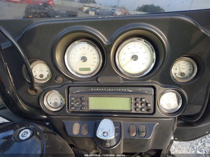 2013 Harley-Davidson Flhx Street Glide VIN: 1HD1KBM37DB687114 Lot: 43782619