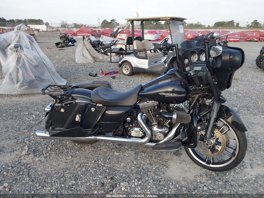 2013 Harley-Davidson Flhx Street Glide VIN: 1HD1KBM37DB687114 Lot: 43782619