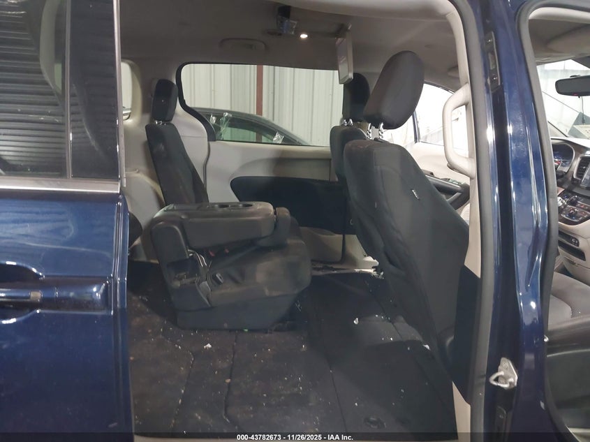 2017 Chrysler Pacifica Touring VIN: 2C4RC1DG9HR722483 Lot: 43782673