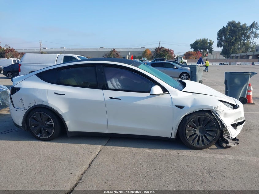 2023 Tesla Model Y Awd/Long Range Dual Motor All-Wheel Drive VIN: 7SAYGDEE7PF625553 Lot: 43782708