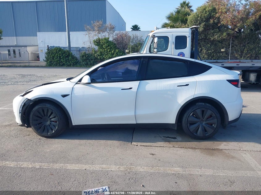 2023 Tesla Model Y Awd/Long Range Dual Motor All-Wheel Drive VIN: 7SAYGDEE7PF625553 Lot: 43782708