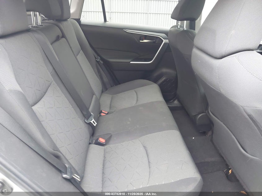 2022 Toyota Rav4 Hybrid Xle VIN: 4T3RWRFV0NU051112 Lot: 43782818