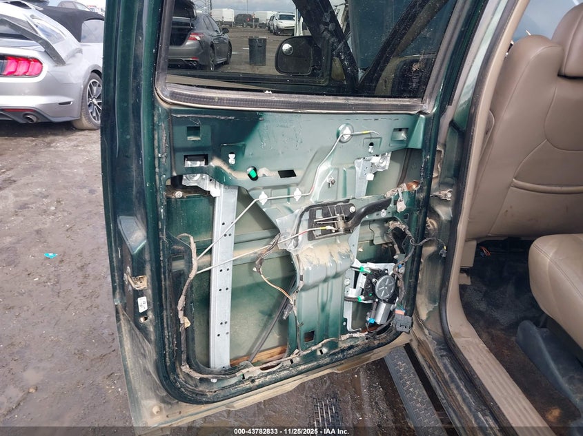 2002 Chevrolet Avalanche 1500 VIN: 3GNEC13T42G355106 Lot: 43782833