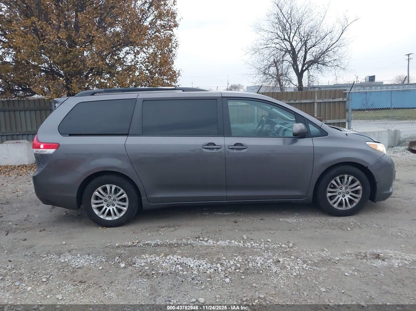 2013 Toyota Sienna Xle V6 8 Passenger VIN: 5TDYK3DC7DS288704 Lot: 43782946