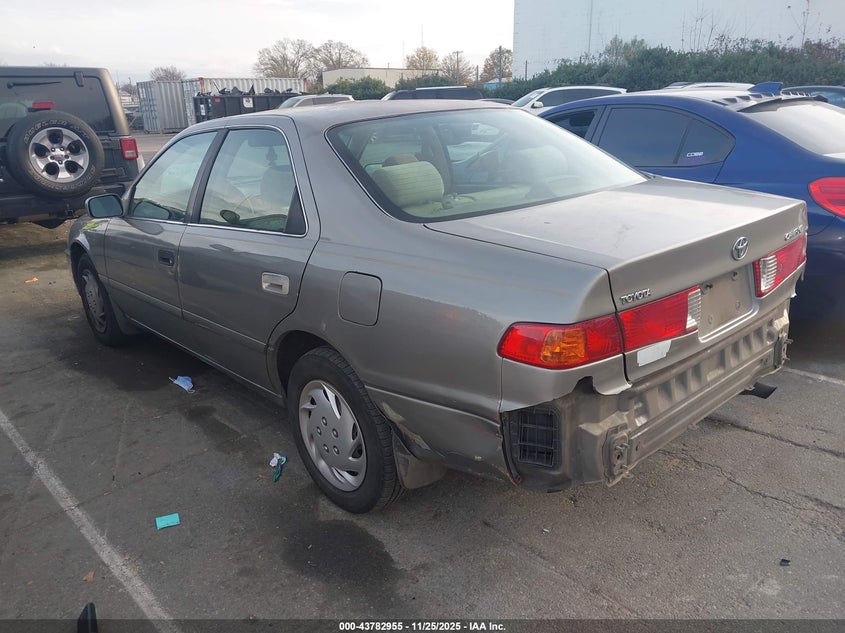 2000 Toyota Camry Le VIN: 4T1BG22K8YU617144 Lot: 43782955