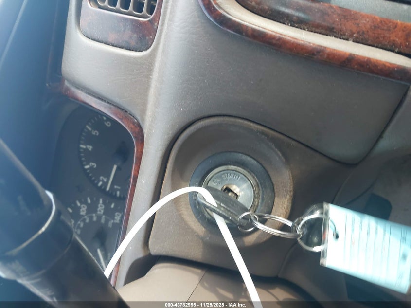 2000 Toyota Camry Le VIN: 4T1BG22K8YU617144 Lot: 43782955