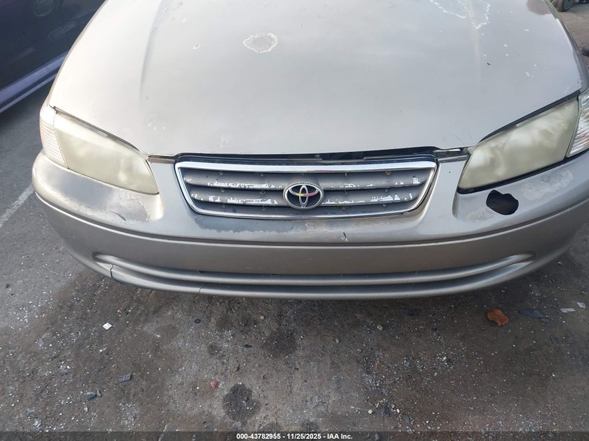 2000 Toyota Camry Le VIN: 4T1BG22K8YU617144 Lot: 43782955