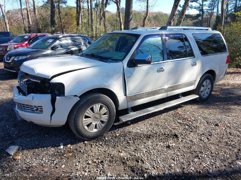 5LMFL27538LJ08193 2008 LINCOLN NAVIGATOR photo no. 2