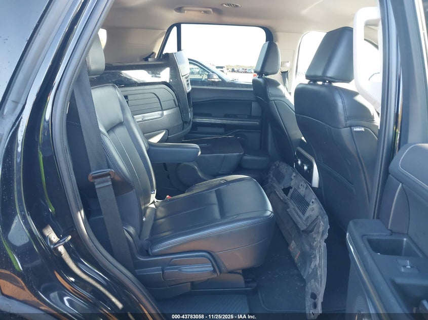 2024 Ford Expedition Xlt VIN: 1FMJU1J89REA24960 Lot: 43783058