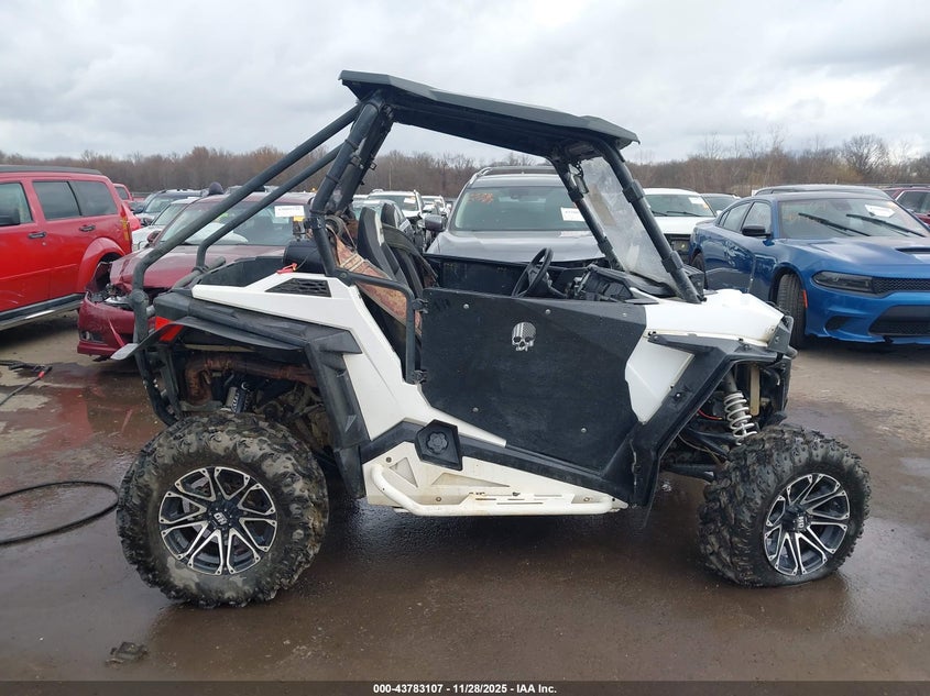 2015 Polaris Rzr S 900 VIN: 4XAVBA879FB930748 Lot: 43783107
