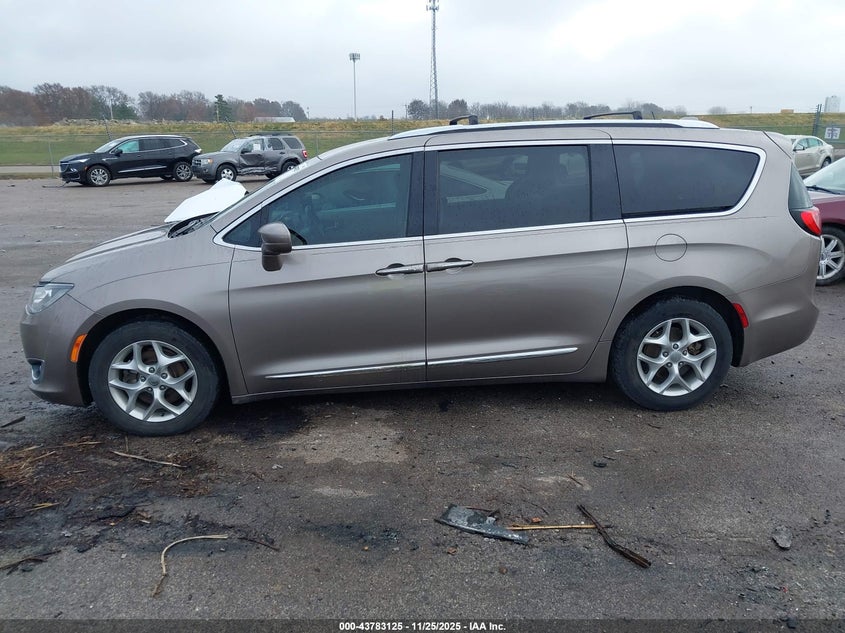 2017 Chrysler Pacifica Touring-L Plus VIN: 2C4RC1EG9HR803918 Lot: 43783125