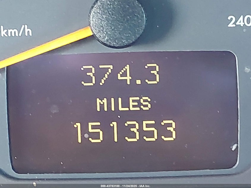 2001 Mercedes-Benz Clk 320 VIN: WDBLK65G01T070077 Lot: 43783188