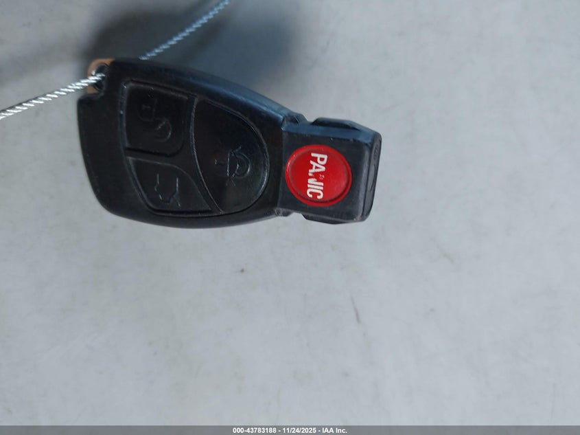 2001 Mercedes-Benz Clk 320 VIN: WDBLK65G01T070077 Lot: 43783188