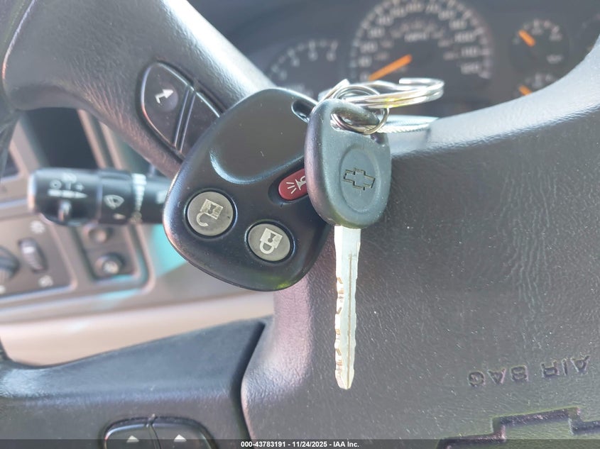 2005 Chevrolet Avalanche 1500 Z66 VIN: 3GNEC12Z65G215990 Lot: 43783191