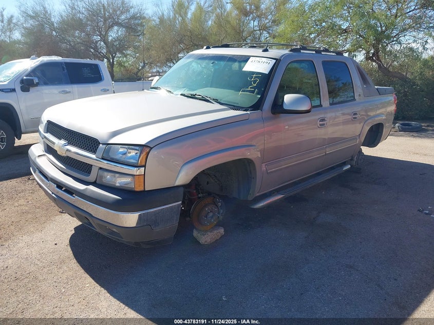 3GNEC12Z65G215990 2005 CHEVROLET AVALANCHE photo no. 2