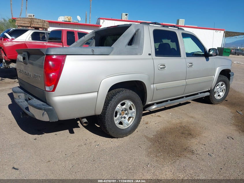 3GNEC12Z65G215990 2005 CHEVROLET AVALANCHE photo no. 4