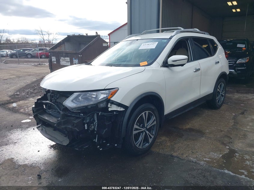 JN8AT2MV3LW104498 2020 NISSAN ROGUE photo no. 2