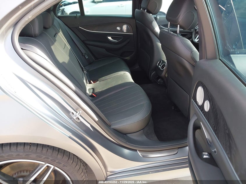 2020 Mercedes-Benz E 350 VIN: W1KZF8DB2LA818561 Lot: 43783252