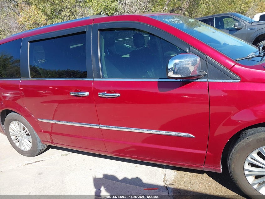 2015 Chrysler Town & Country Limited Platinum VIN: 2C4RC1GGXFR529266 Lot: 43783262