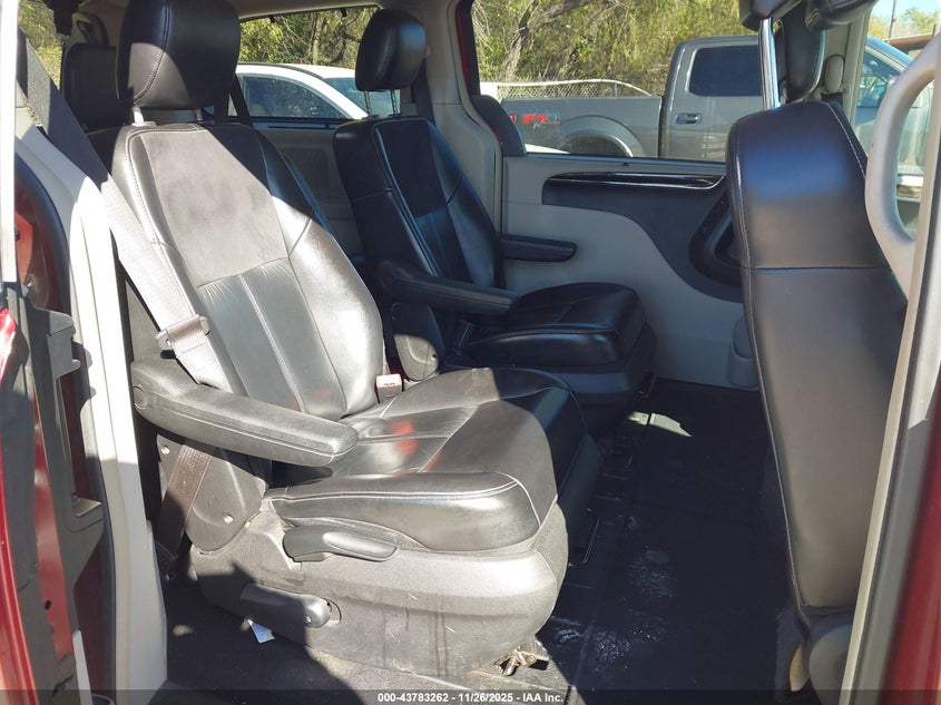 2015 Chrysler Town & Country Limited Platinum VIN: 2C4RC1GGXFR529266 Lot: 43783262