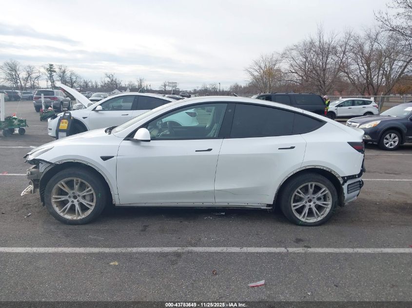 2022 Tesla Model Y Long Range Dual Motor All-Wheel Drive VIN: 7SAYGDEE6NA013287 Lot: 43783649