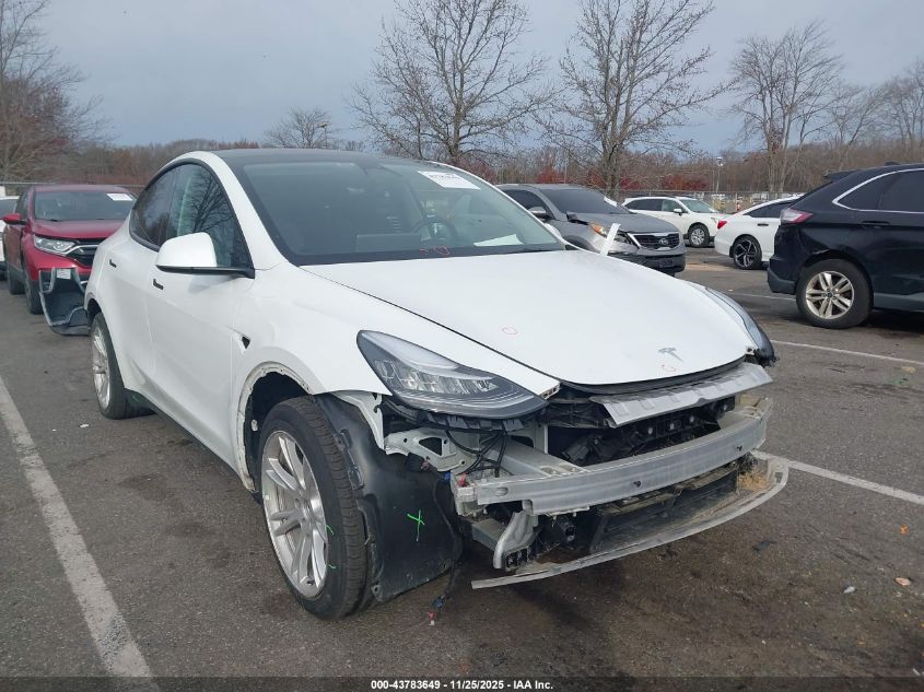 2022 Tesla Model Y Long Range Dual Motor All-Wheel Drive VIN: 7SAYGDEE6NA013287 Lot: 43783649