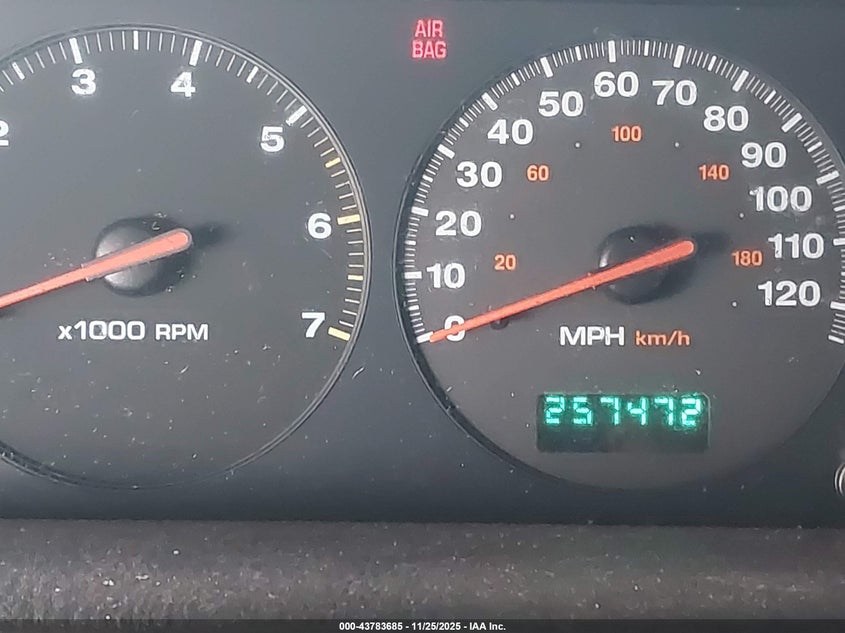 2000 Jeep Grand Cherokee Laredo VIN: 1J4GW48S3YC197566 Lot: 43783685