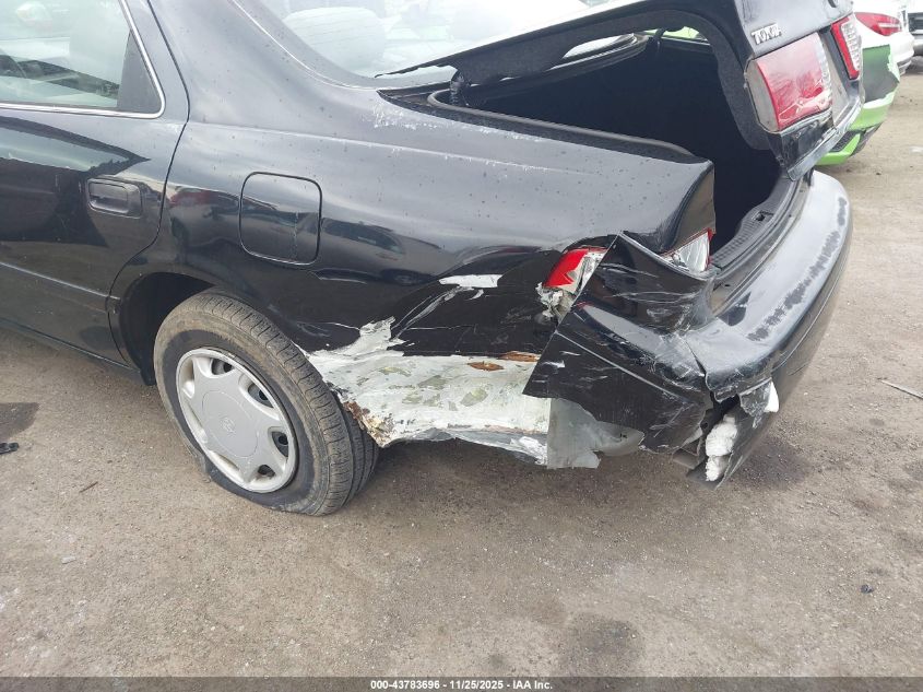 2000 Toyota Camry Ce VIN: 4T1BG22K9YU935399 Lot: 43783696