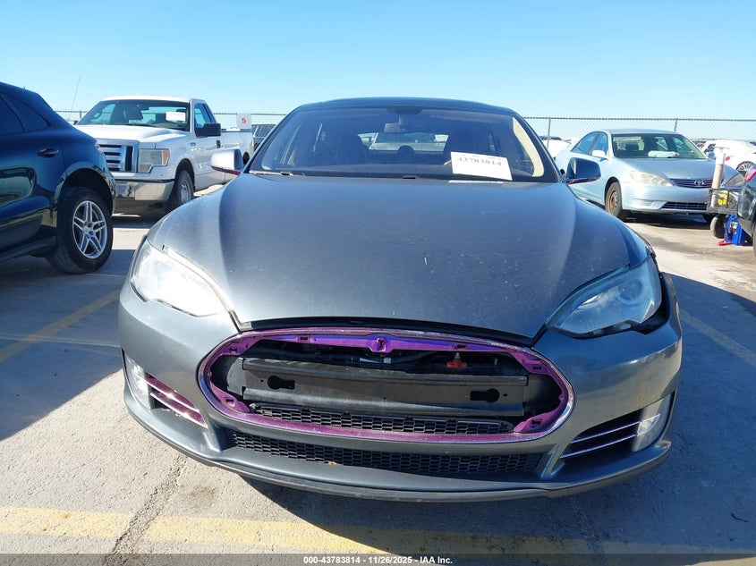 2013 Tesla Model S Performance VIN: 5YJSA1CP3DFP06231 Lot: 43783814