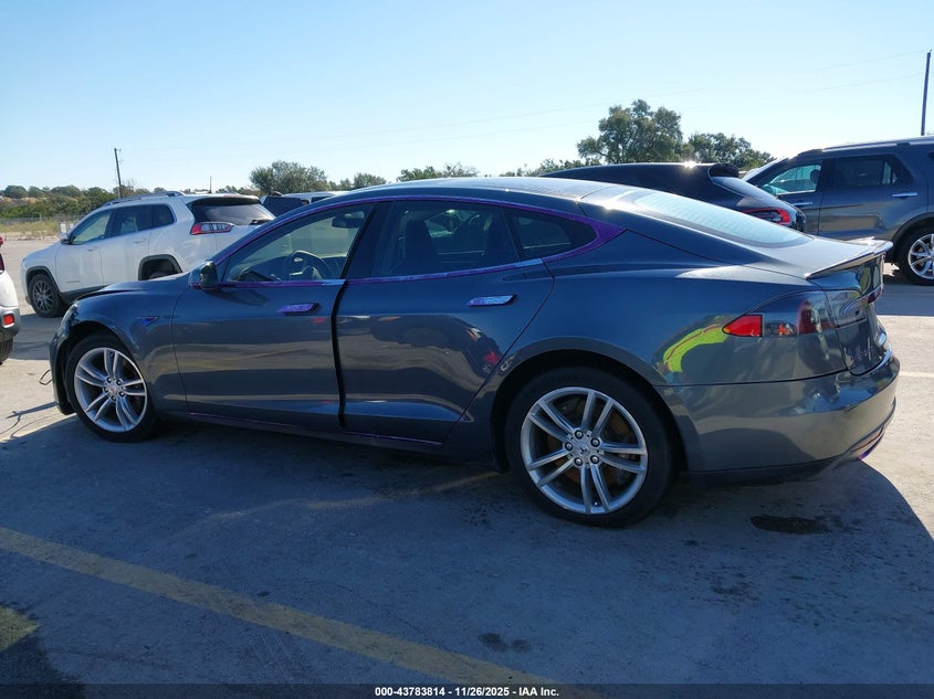 2013 Tesla Model S Performance VIN: 5YJSA1CP3DFP06231 Lot: 43783814