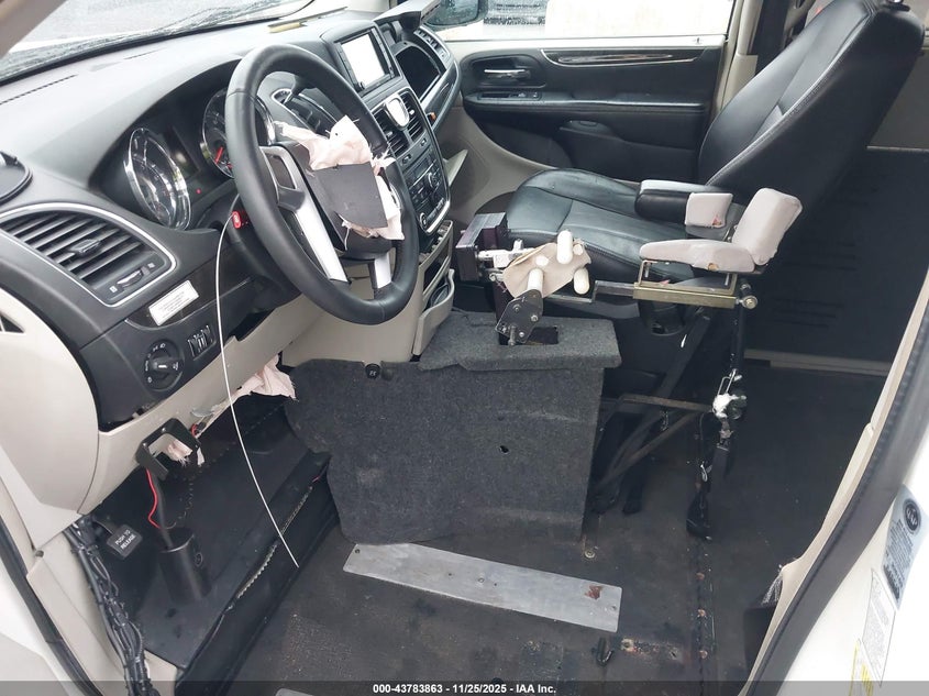 2013 Chrysler Town & Country Touring-L VIN: 2C4RC1CG1DR623829 Lot: 43783863