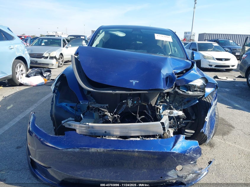 2022 Tesla Model Y Performance Dual Motor All-Wheel Drive VIN: 7SAYGDEF7NF401057 Lot: 43783896