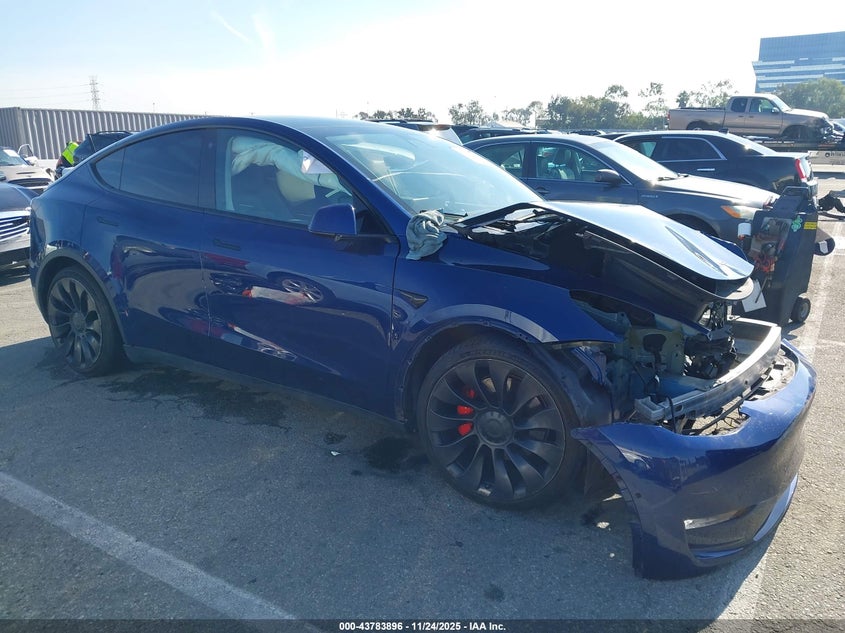 2022 Tesla Model Y Performance Dual Motor All-Wheel Drive VIN: 7SAYGDEF7NF401057 Lot: 43783896