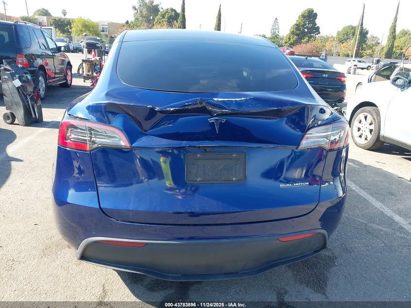2022 Tesla Model Y Performance Dual Motor All-Wheel Drive VIN: 7SAYGDEF7NF401057 Lot: 43783896