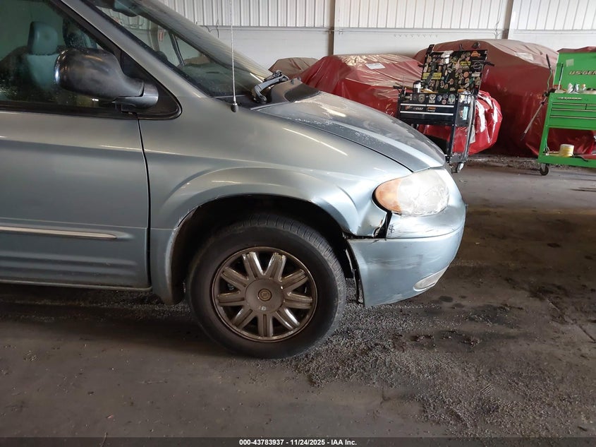 2004 Chrysler Town & Country Limited VIN: 2C8GP64L94R575600 Lot: 43783937