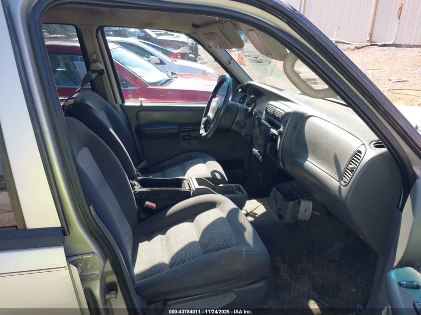 1FMZU67K64UB59427 2004 FORD EXPLORER SPORT TRAC photo no. 5