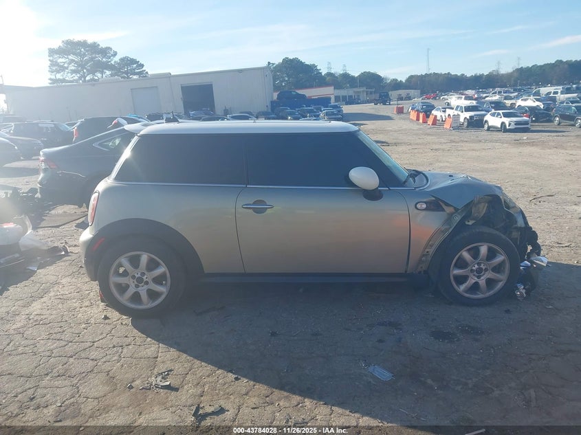 2008 Mini Cooper S VIN: WMWMF73568TV36443 Lot: 43784028
