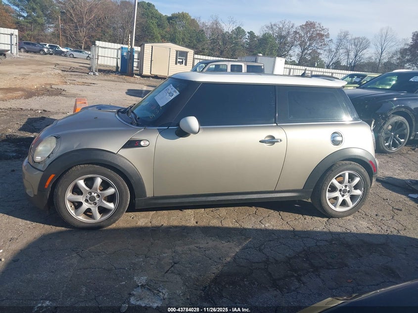 2008 Mini Cooper S VIN: WMWMF73568TV36443 Lot: 43784028