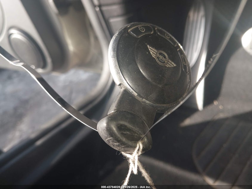 2008 Mini Cooper S VIN: WMWMF73568TV36443 Lot: 43784028