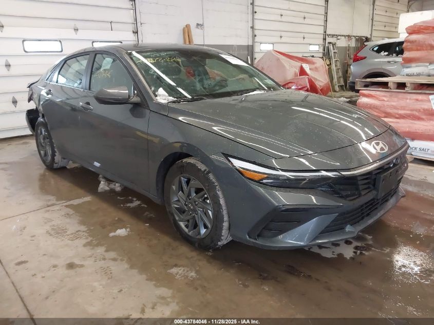 HYUNDAI ELANTRA BLUE