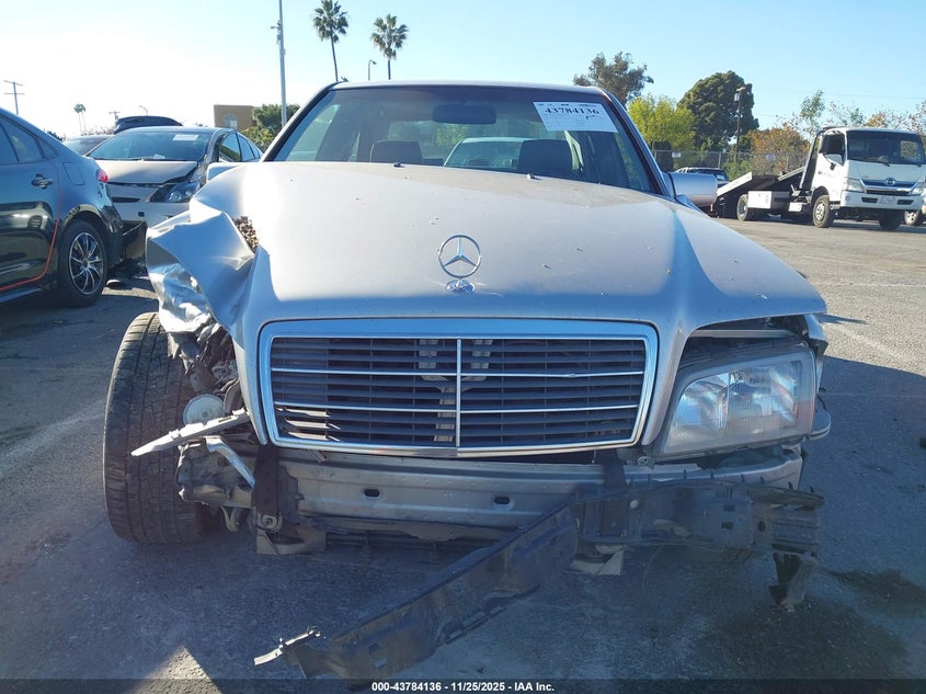 2000 Mercedes-Benz C 230 Kompressor VIN: WDBHA24G4YA820329 Lot: 43784136