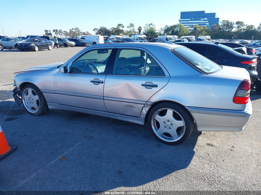 2000 Mercedes-Benz C 230 Kompressor VIN: WDBHA24G4YA820329 Lot: 43784136