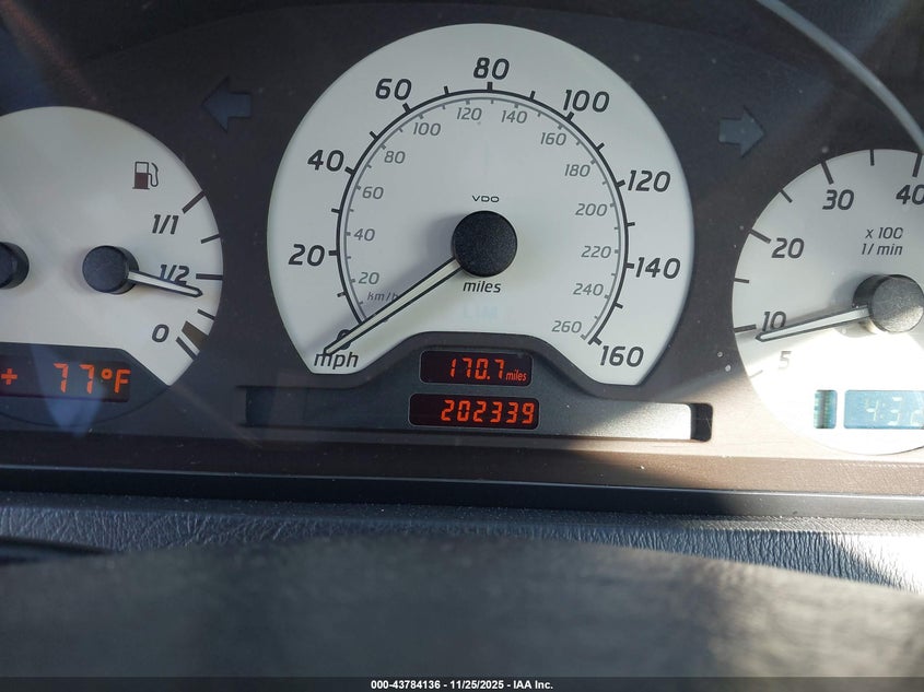 2000 Mercedes-Benz C 230 Kompressor VIN: WDBHA24G4YA820329 Lot: 43784136