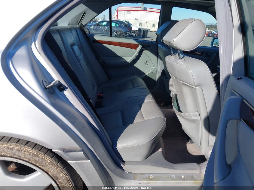 2000 Mercedes-Benz C 230 Kompressor VIN: WDBHA24G4YA820329 Lot: 43784136