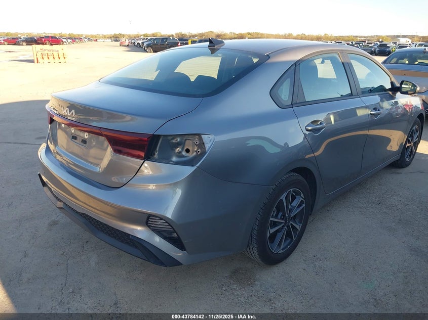 3KPF24AD3RE738294 2024 KIA FORTE photo no. 4