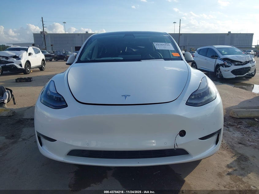 2022 Tesla Model Y Performance Dual Motor All-Wheel Drive VIN: 7SAYGDEF8NF455886 Lot: 43784216