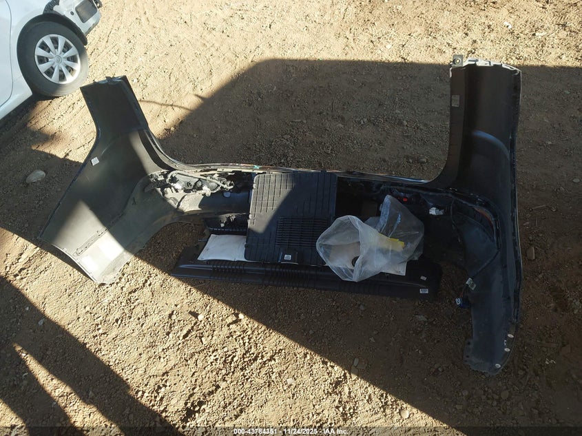 2024 Kia Carnival Mpv Lx Seat Package VIN: KNDNB4H31R6359437 Lot: 43784351