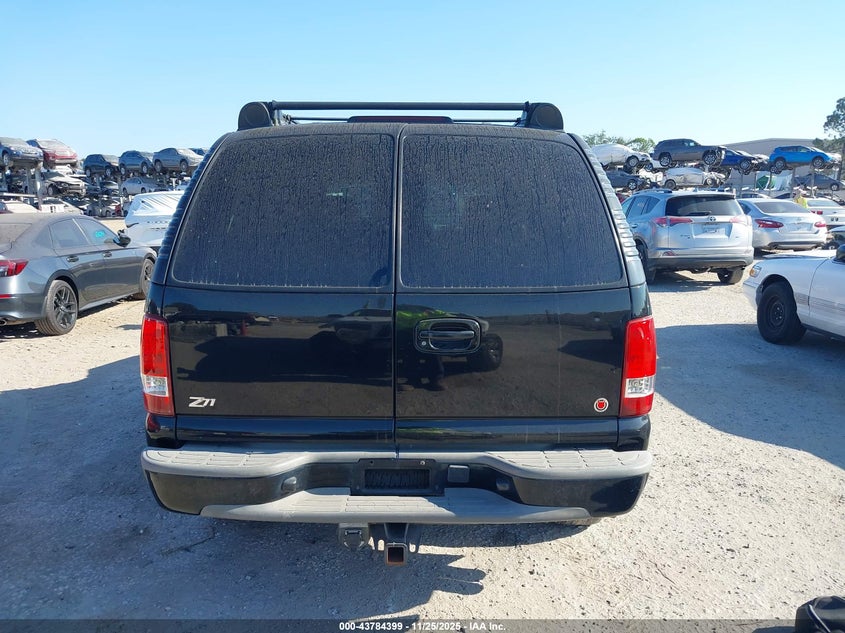 2003 Chevrolet Tahoe Z71 VIN: 1GNEK13Z33R228758 Lot: 43784399
