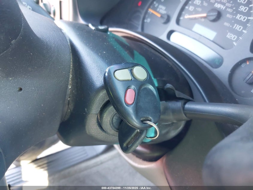 2003 Chevrolet Tahoe Z71 VIN: 1GNEK13Z33R228758 Lot: 43784399